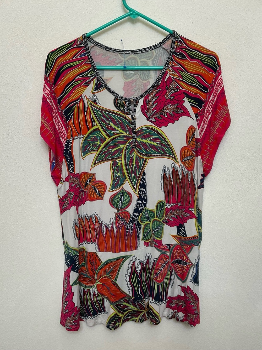 Soft Surroundings Bold Botanical Print Short Sleeve Top Size Med Pink, Green